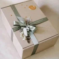 فروشنده فروشگاه کادویی