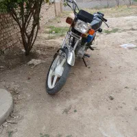 یک دستگاه متور سیکلت 125 درحد نو