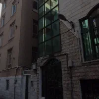 خانه‌‌کلنگی‌حیاط‌دار۲۰۰متربر۸گذر۸