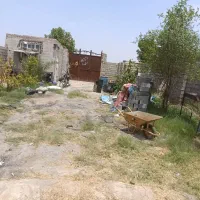یک-گاراژ-و-یک-زمین