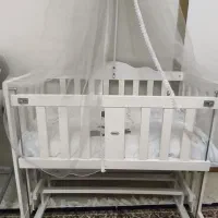 تخت نوزاد  کنار مادر