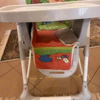 صندلی غذای کودک به همراه دوتا شینی