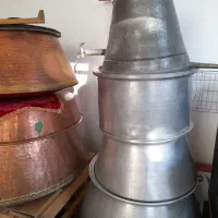 تعدادی ظروف مسی