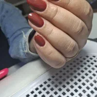 خدمات کاشت ناخن