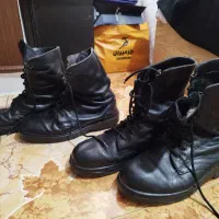 لباس و پوتین سربازی