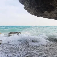 همسفر آقا برای ۱۴ روز از تهران زمینی به کیش