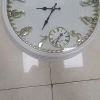 ساعت دیواری سفید طلایی دو موتوره