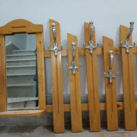 جا لباسی چوبی آینه ای