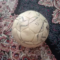یک توپ فوتبال و 28کارت کیمدی