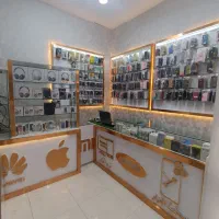 ویترین مغازه موبایل