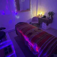 خدمات پاکسازی پوست و ماساژ بانوان