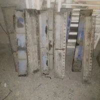 تعدادی قالب و تعدادی فونج