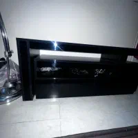 میز تلویزیون و اسپیکر ال جی سالم و تمیز