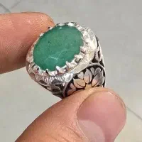انگشتر زمرد دست‌ساز