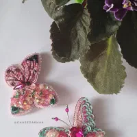 سنجاق سینه کارشده