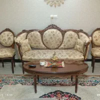 مبل 8نفره سلطنتی سالم وتمیزچوب گردو