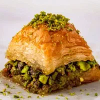 خانم جهت تولید و باقلوا فروشی
