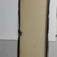 درب و پنجره آهنی و درب چوبی