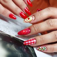 مرکز کاشت ناخن و مژه تخصصی، مینا عظیمی