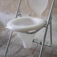 توالت فرنگی تاشو (نو و کاملاً سالم)