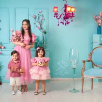 آتلیه کودک و بزرگسال، کلیپ، لباسها و دکورهای متنوع