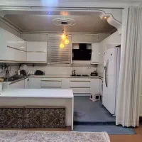 ویلایی بسیار تمیز فول امکانات دو نبش سه طرف نور