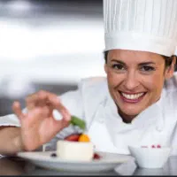 استخدامِ آشپز ایرانی و فرنگی و صندوقدار در کافه