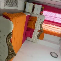 تخت دونفره سالم درحدهمراه با روتختی