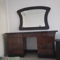 اینه و کنسول آرایشی