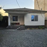 اجاره شبانه/روزانه ویلاباغ ۹۰ متری  تمیز