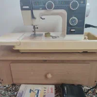 چرخ خیاطی ژانومه یاسمین کارکرده همراه با میز