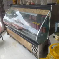 یک عدد یخچال و سبزی خوردکنی