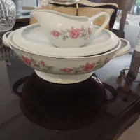 سوپ خوری و جای سس