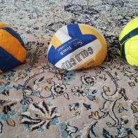 توپ والیبال و فوتبال