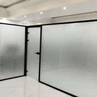 پارتیشن شیشه‌ای ، درب اتوماتیک ، نرده‌شیشه ای
