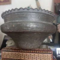 یک عدد تاس مسی قاجار و یک عدد دیگچه سنگین دست ساز