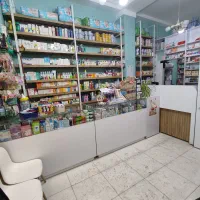 قفسه چوبی با پایه فلزی