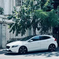 VOLVO V40 R design plus