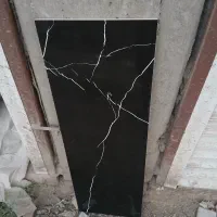 کاشی مشکی لعاب براق  ۳۰ در۹۰ خاک سفید