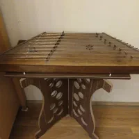 سنتور همراه با میز و جعبه