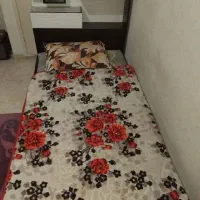 دو عدد تخت خواب یکنفر ه
