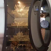 ویترین مدرن چراغ دار با چوب محکم