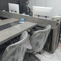 منشی خانم مسلط به برنامه های کورل وفتوشاپ