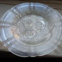 شیرینی خوری و بطری در دار