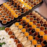 اینجا حلوای خونگی درجه یک داریم