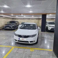 سراتو ۲۰۰۰ آخر ۹۵ تک برگ بی رنگ