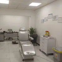 تخت سه موتوره برای زیبایی جراحی کاشت مو و ابرو