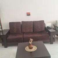 مبل ۳ نفره کمددار با میز وسط مربعی