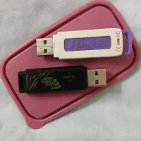 ۲ عدد فلش 4GB با هم ۵۰۰ تومان