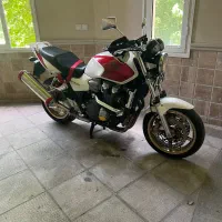 Cb 1300 سوپرفور در حد پالت